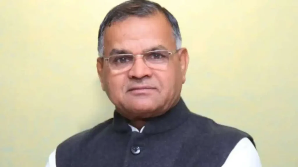 ஹரியானா ஐஎன்எல்டி தலைவர் நஃபே சிங் ரதீ பஹதுர்கரில் சுட்டுக் கொல்லப்பட்டார்.