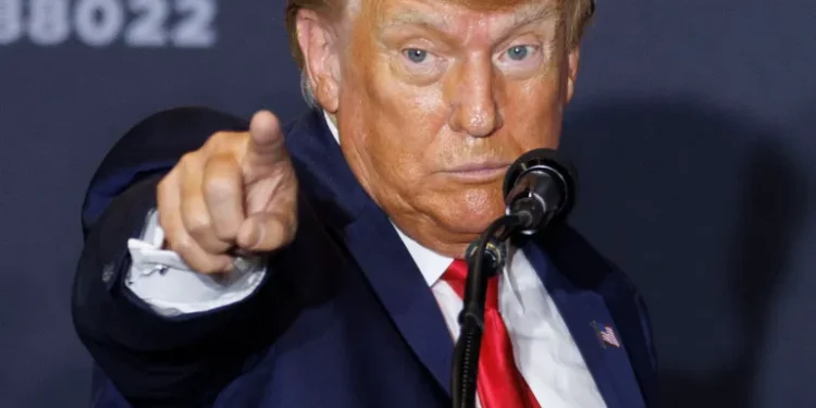 சிவில் மோசடி வழக்கில் நியூயார்க் நீதிமன்றம் $354.9 மில்லியன் செலுத்த வேண்டும் என்று டிரம்ப் உத்தரவிட்டார்….