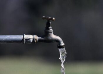 குடிநீரை சிக்கனமாக பயன்படுத்த பொதுமக்கள் வேண்டுகோள் விடுத்துள்ளனர்