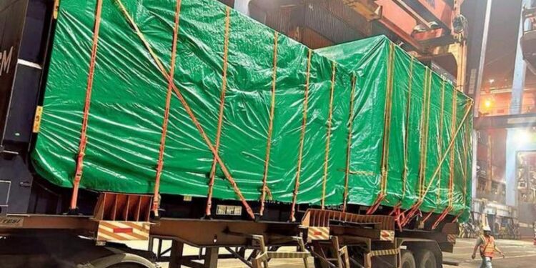 பாகிஸ்தானுக்கு சீனா அனுப்பிய சரக்குகளை இந்தியா தடுத்து நிறுத்தியது ஏன்? என்ன நடந்தது?