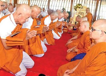 47 தாய்லாந்து பிரஜைகள் கொழும்பில் உள்ள கங்காராமய கோவிலில் தற்காலிகமாக புனிதப்படுத்தப்பட்டனர்