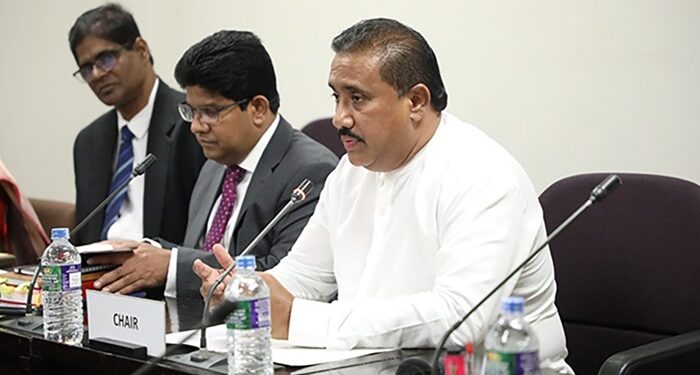 கோப்: ஏகேடி உள்ளிட்ட 10 எம்பிக்கள் ராஜினாமா செய்துள்ளனர்