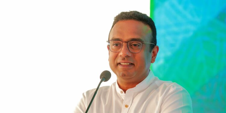 முழு வெளிநாட்டு வேலைவாய்ப்புத் துறையையும் டிஜிட்டல் மயமாக்குவதற்கு அமைச்சரவை அங்கீகாரம் வழங்கியுள்ளதாக தொழில் மற்றும் வெளிநாட்டு வேலைவாய்ப்பு அமைச்சர் மனுஷ நாணயக்கார தெரிவித்துள்ளார்.