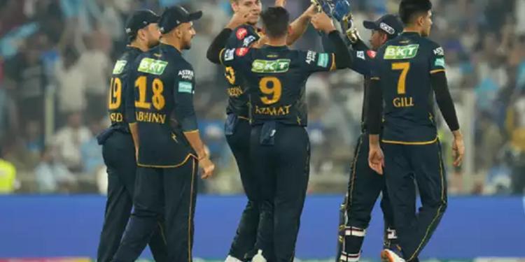 குஜராத் டைட்டன்ஸ் அணி பதற்றமான வெற்றியைப் பெற்றுள்ளது