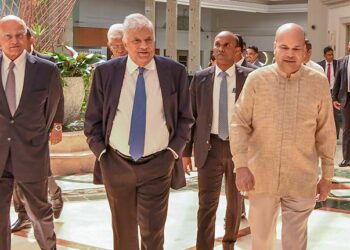 உக்ரைன் போர் போன்றவற்றில் கவனம் செலுத்தி உலகளாவிய நிலைமையை ப்ரெஸ் விவாதிக்கிறார்.