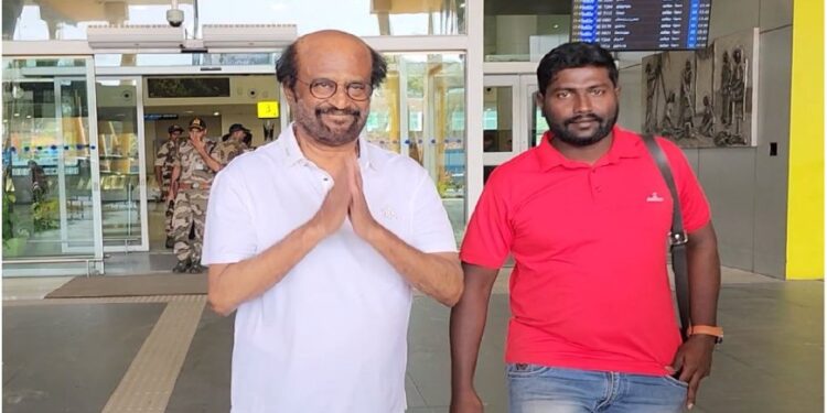 ”ஐயோ அத பத்திலாம் கேக்காதீங்க..” ஜெட் வேகத்தில் காரில் பறந்த ரஜினி… ரசிகர்கள் அப்செட்!