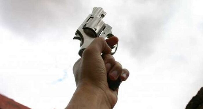 ஹொரணையில் இடம்பெற்ற துப்பாக்கிச் சூட்டுச் சம்பவத்தில் இருவர் உயிரிழந்துள்ளனர்