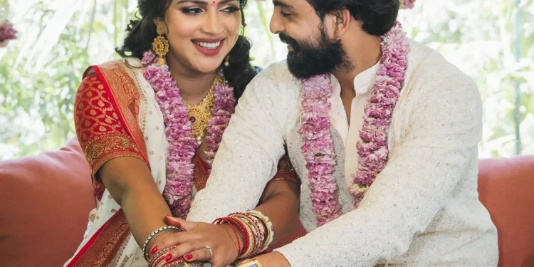 பாரம்பரிய முறைப்படி நடந்த வளைகாப்பு விழா.. ஆளே மாறிப்போன அமலா பால்.. இணையத்தில் போட்டோஸ் வைரல்!