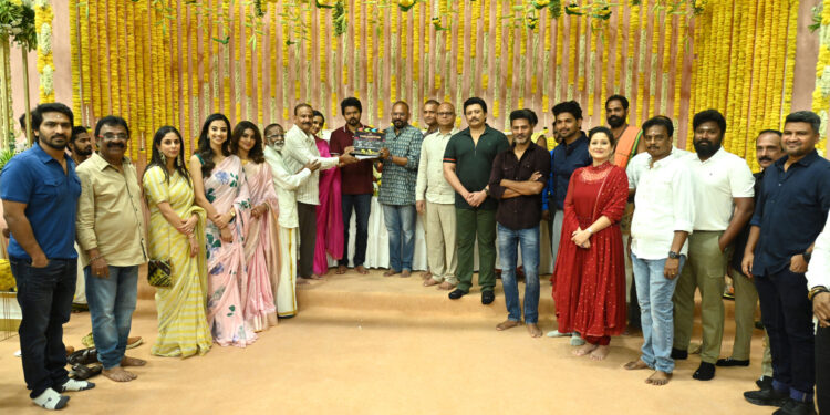 துபாய் பறந்த நடிகர் விஜய்.. திடீர் பயணத்திற்கு காரணம் இதுதான்!