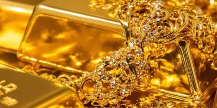 உலகளாவிய ரீதியில் வரலாற்றுச் சாதனை படைத்த தங்கத்தின் விலை